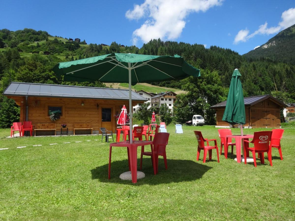 Hotel Genzianella Presenaio Exteriör bild