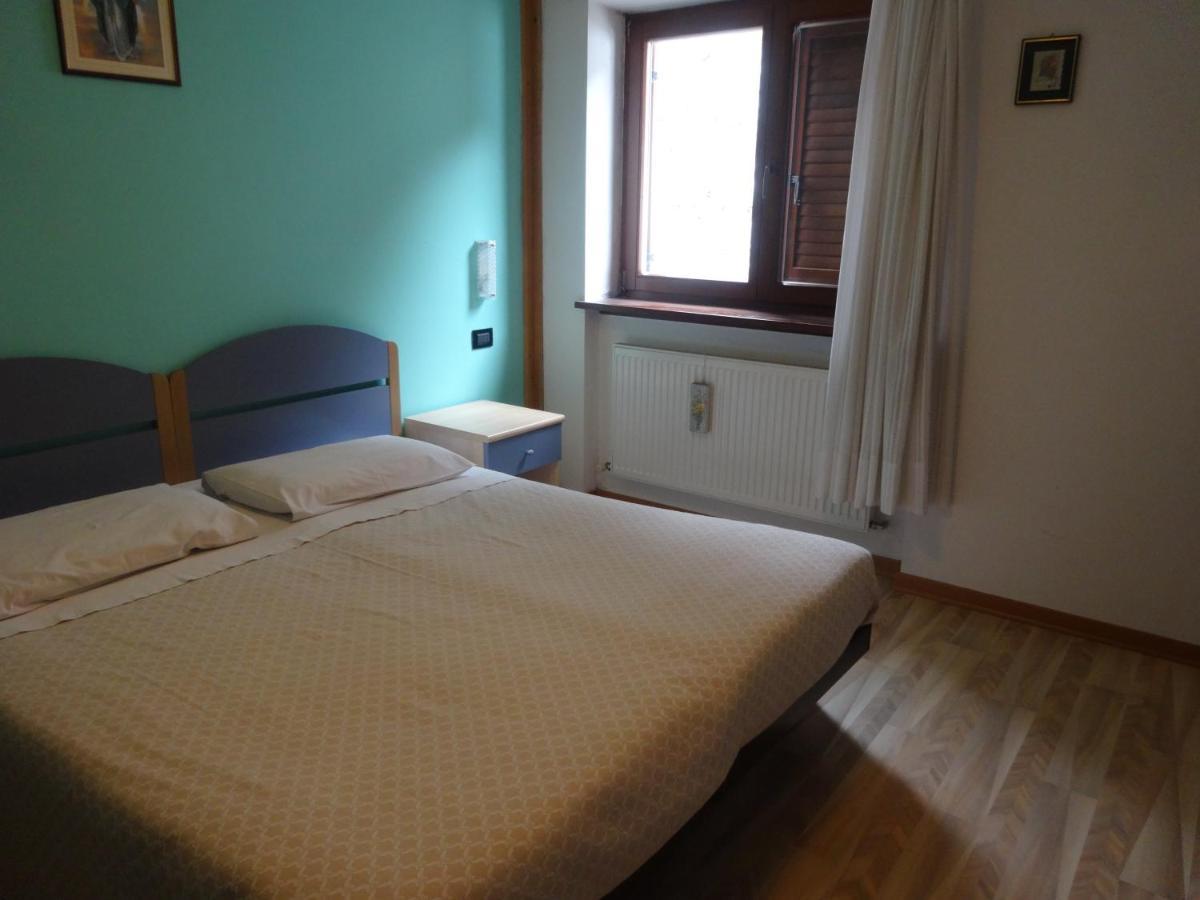 Hotel Genzianella Presenaio Exteriör bild