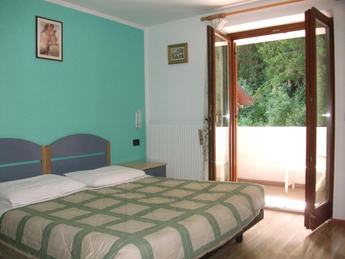 Hotel Genzianella Presenaio Exteriör bild