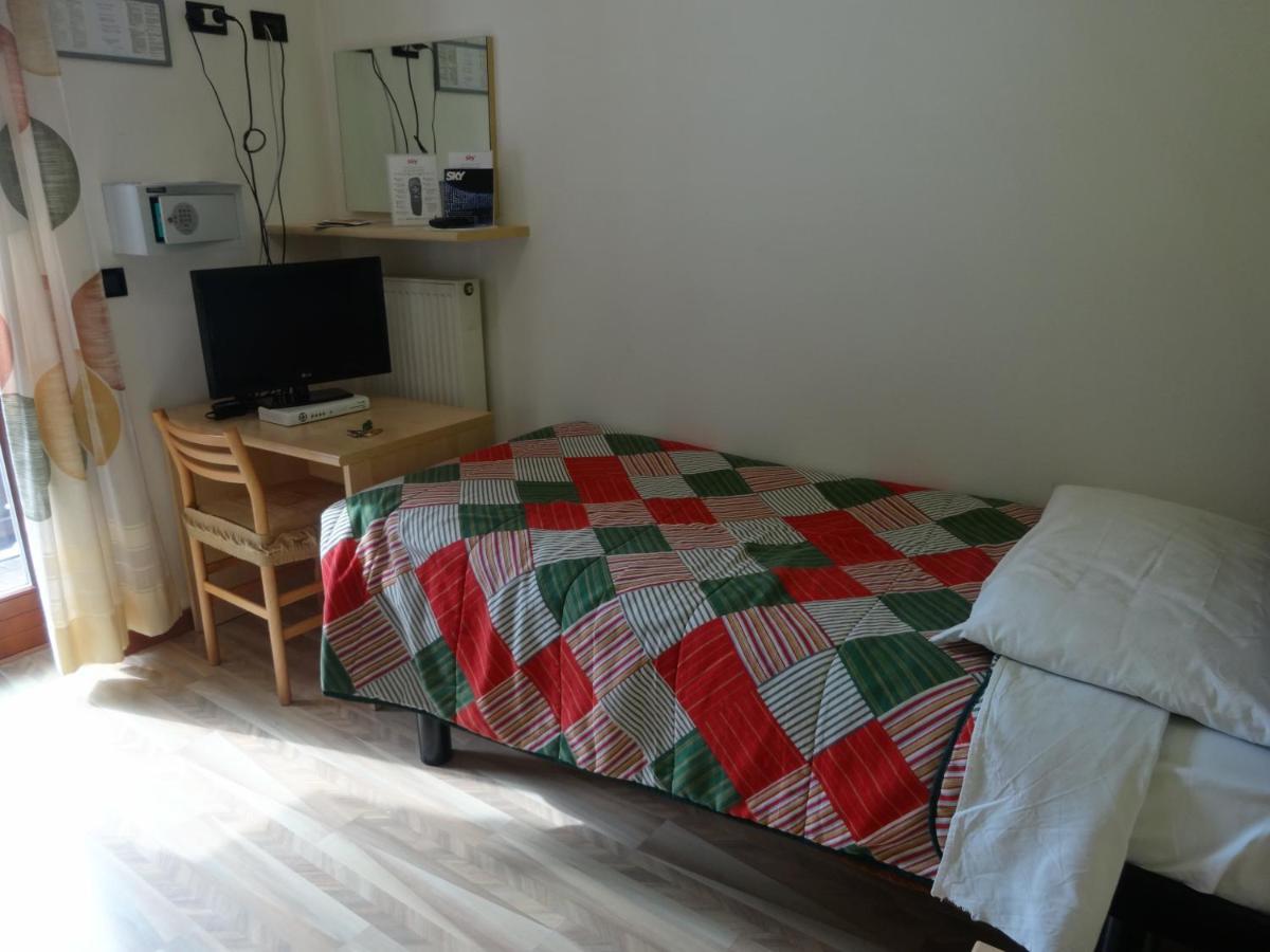 Hotel Genzianella Presenaio Exteriör bild