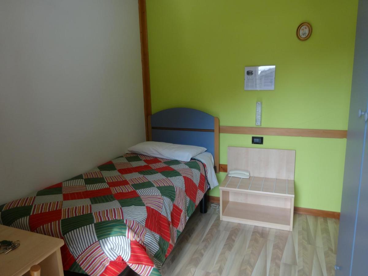 Hotel Genzianella Presenaio Exteriör bild