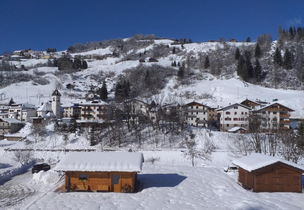 Hotel Genzianella Presenaio Exteriör bild