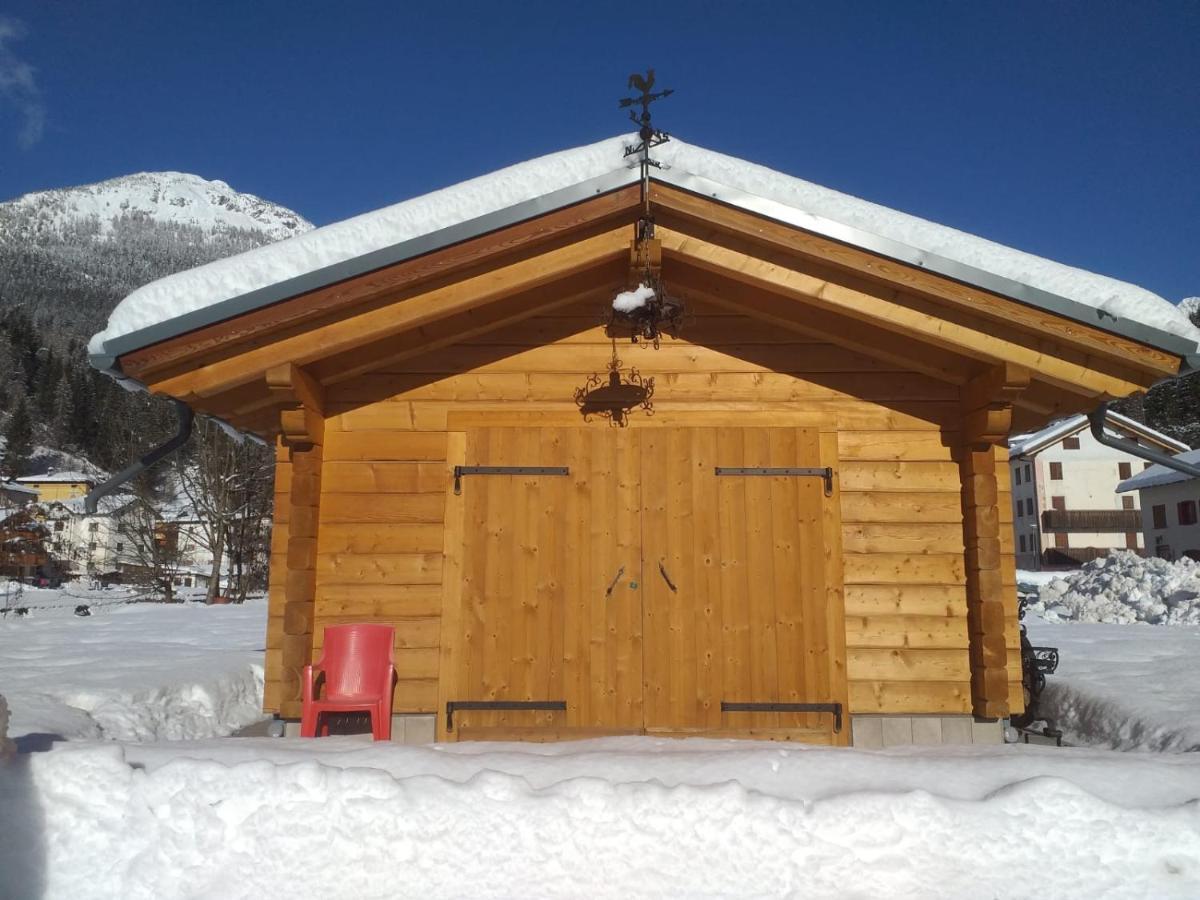 Hotel Genzianella Presenaio Exteriör bild
