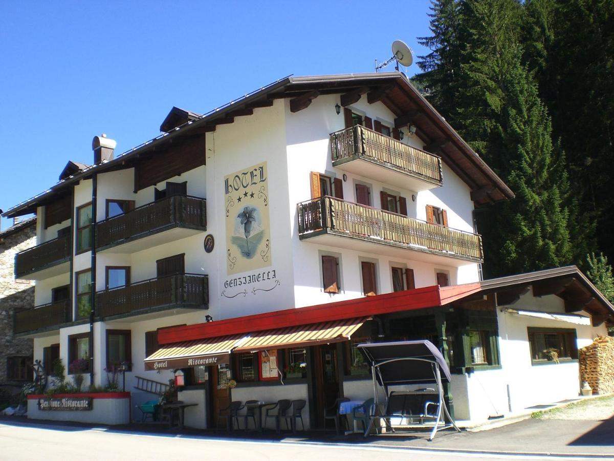 Hotel Genzianella Presenaio Exteriör bild