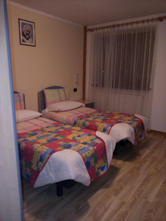 Hotel Genzianella Presenaio Exteriör bild