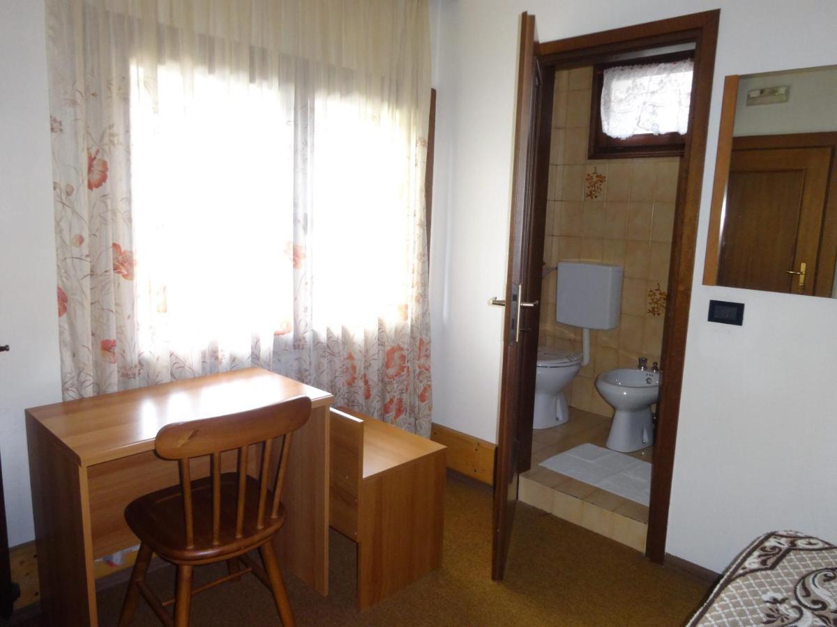 Hotel Genzianella Presenaio Exteriör bild